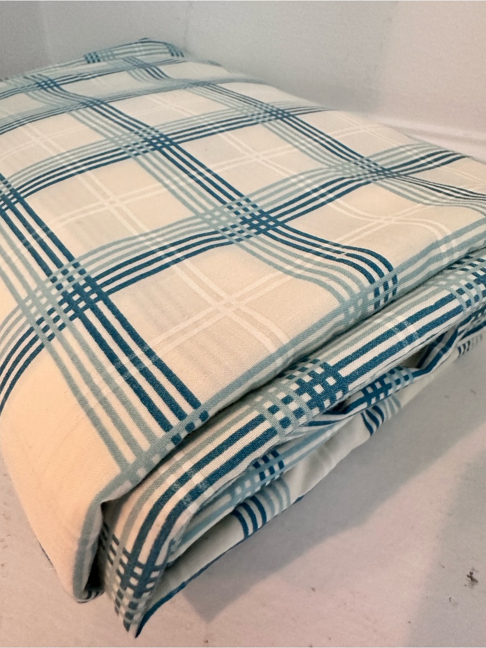 Vintage 1970s Wamsutta Ultracale Blue/White Plaid Queen Fitted Sheet~Poly Cotton - Picture 2 of 11